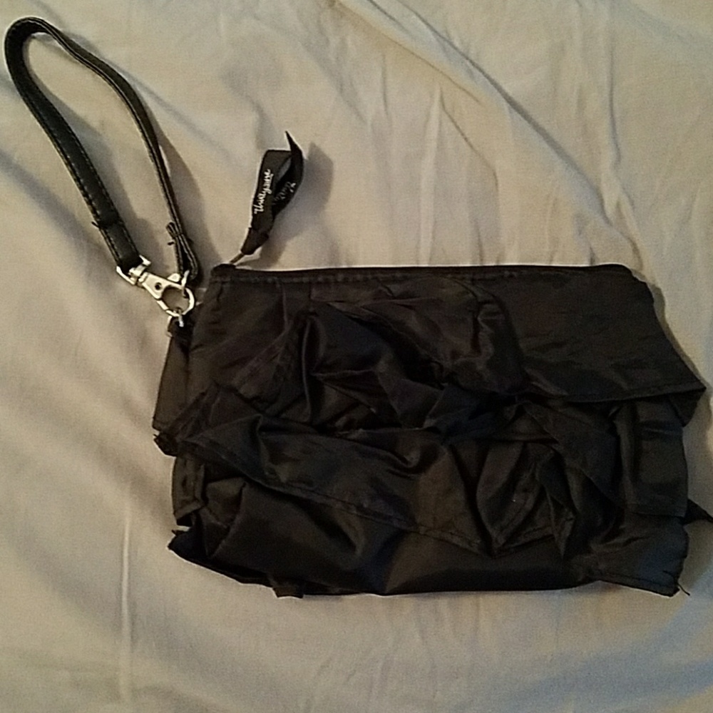 Black thirty-one wristlet